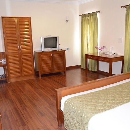 Trinity Suits Bangalore Buitenkant foto