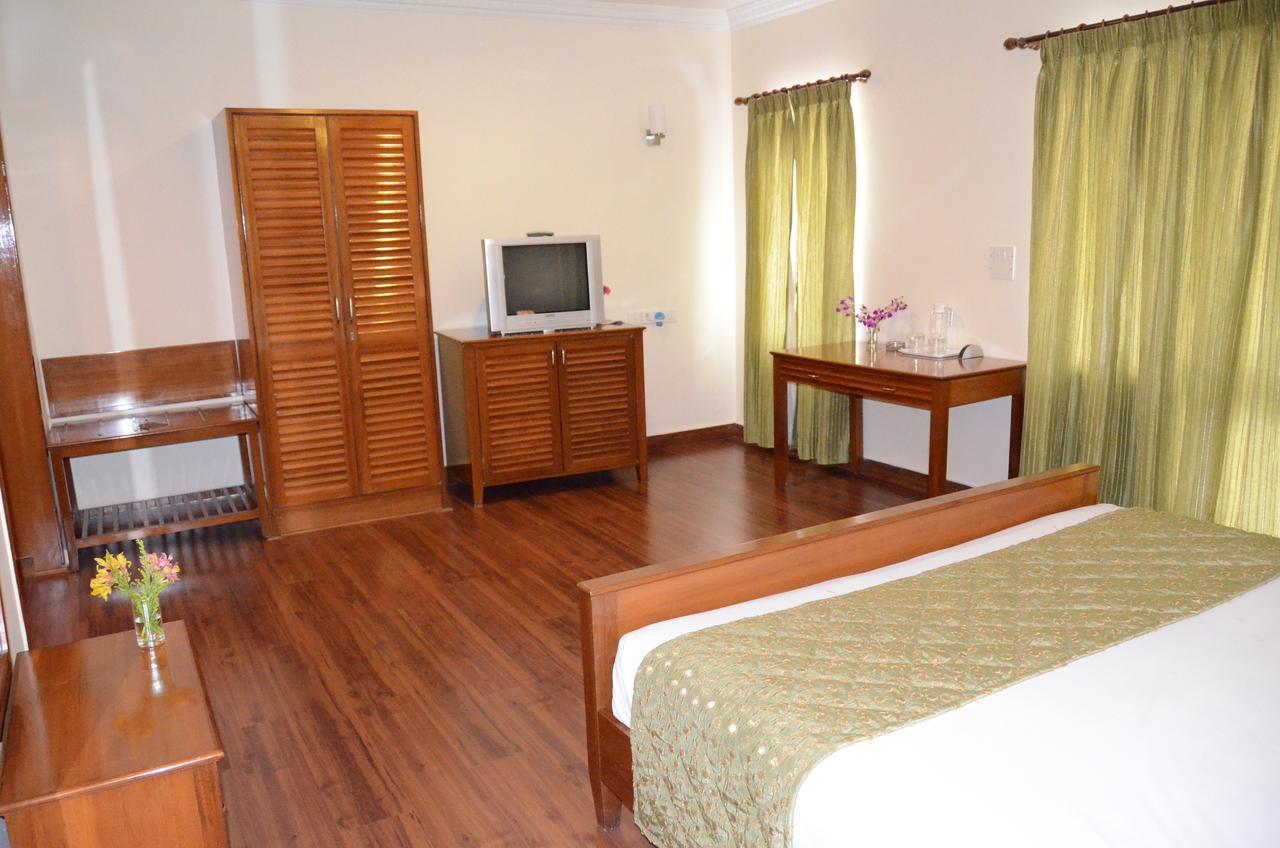 Trinity Suits Bangalore Buitenkant foto
