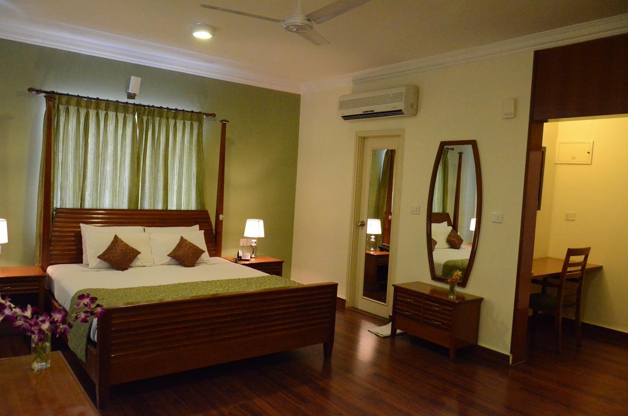Trinity Suits Bangalore Buitenkant foto