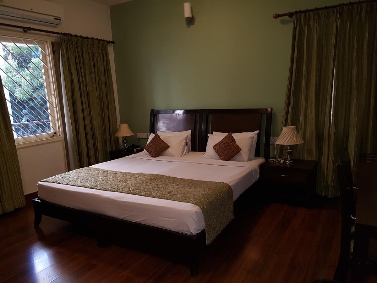 Trinity Suits Bangalore Buitenkant foto