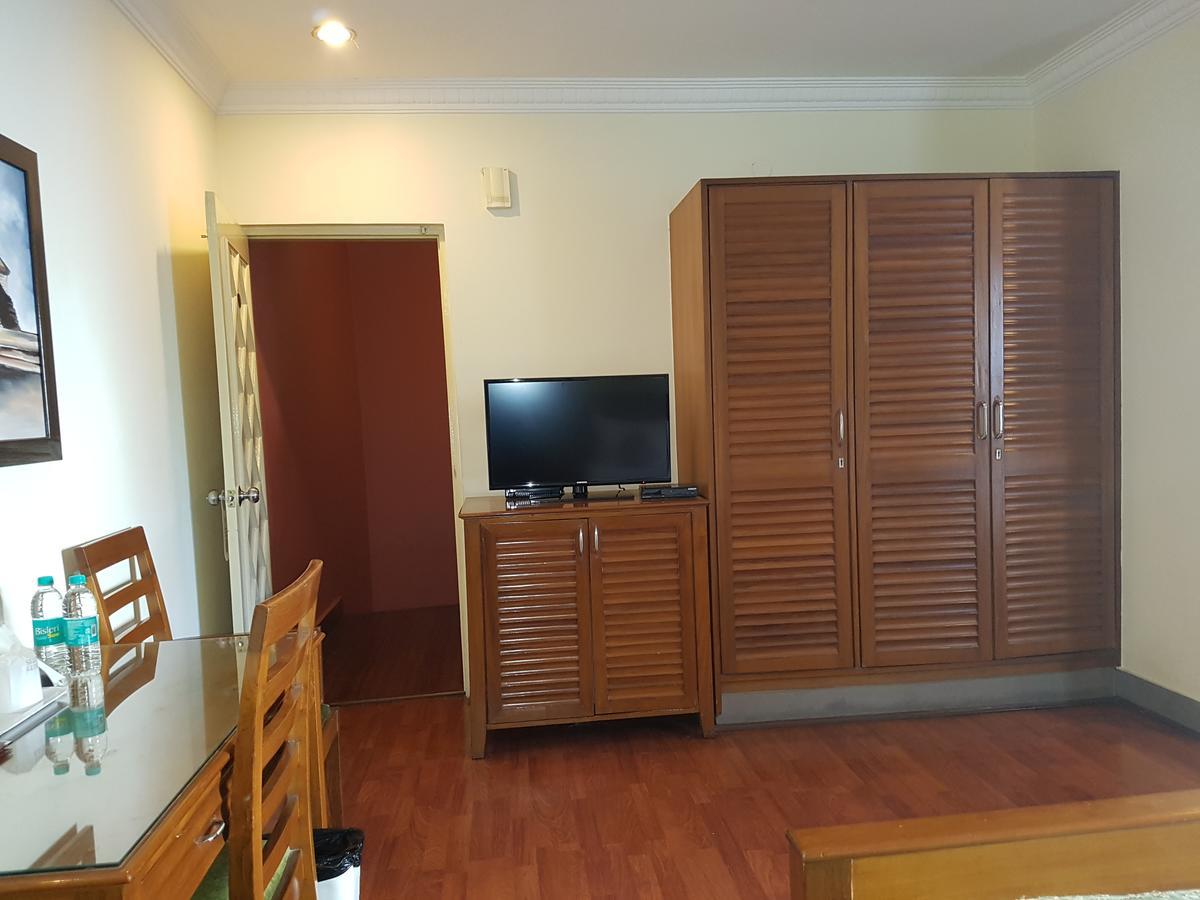 Trinity Suits Bangalore Buitenkant foto